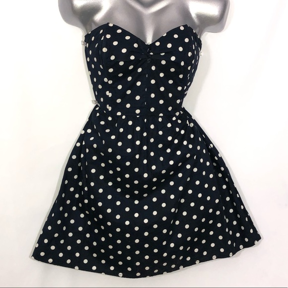 Target Dresses & Skirts - Target strapless boned elastic back side pockets